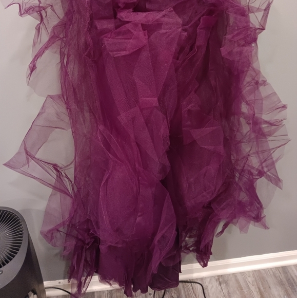 Windsor Hadley V-Neck Ruffled A-Line Tulle Formal Dress - Picture 4 of 11